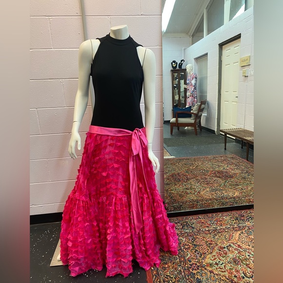 Gala gown - Picture 5 of 6